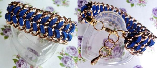 Pulseira corrente dourada com couro fino azul escuro