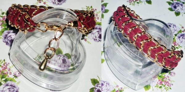 Pulseira corrente dourada com couro fino vinho