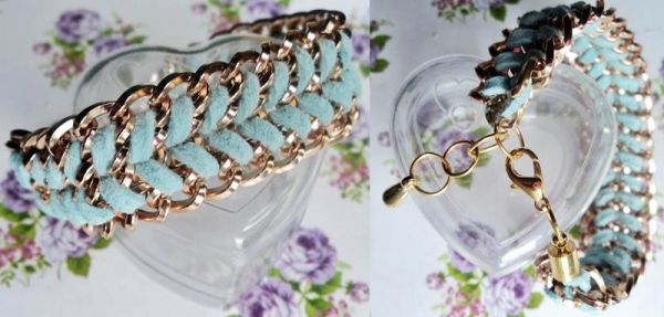 Pulseira corrente dourada com couro fino azul claro
