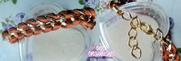 Pulseira de corrente dourada coberta com fio de seda marrom